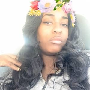 Meet your Posher, Alexis